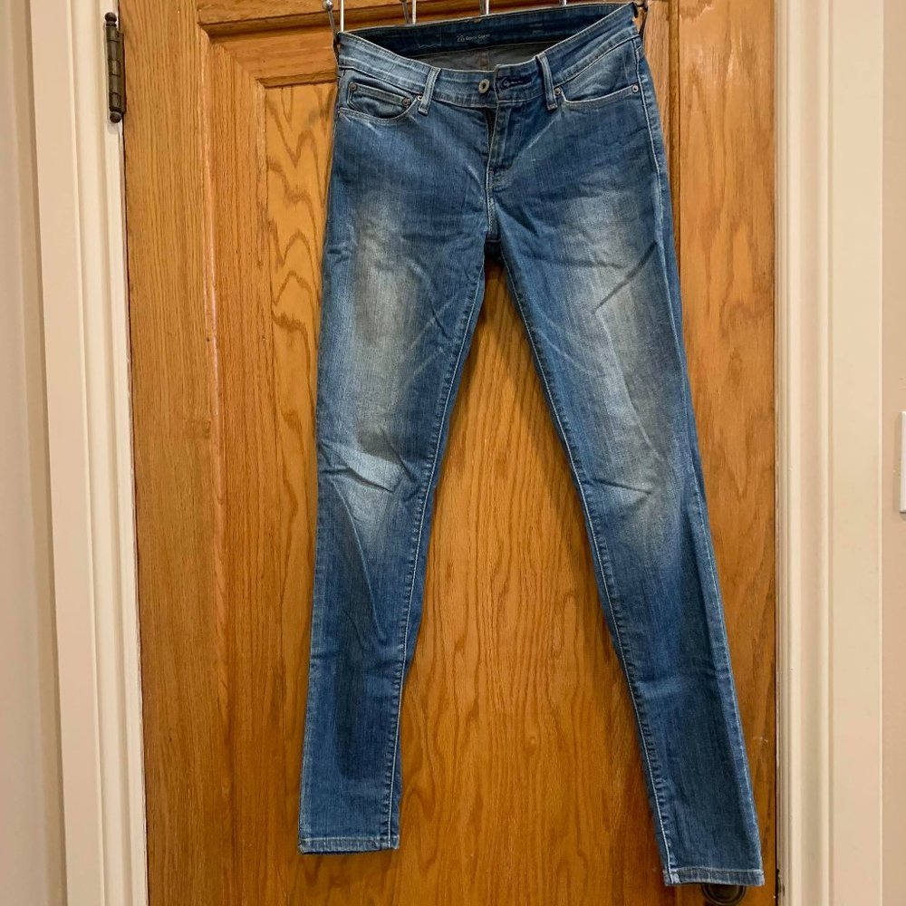 Levis light wash 711 mid rise skinny jean